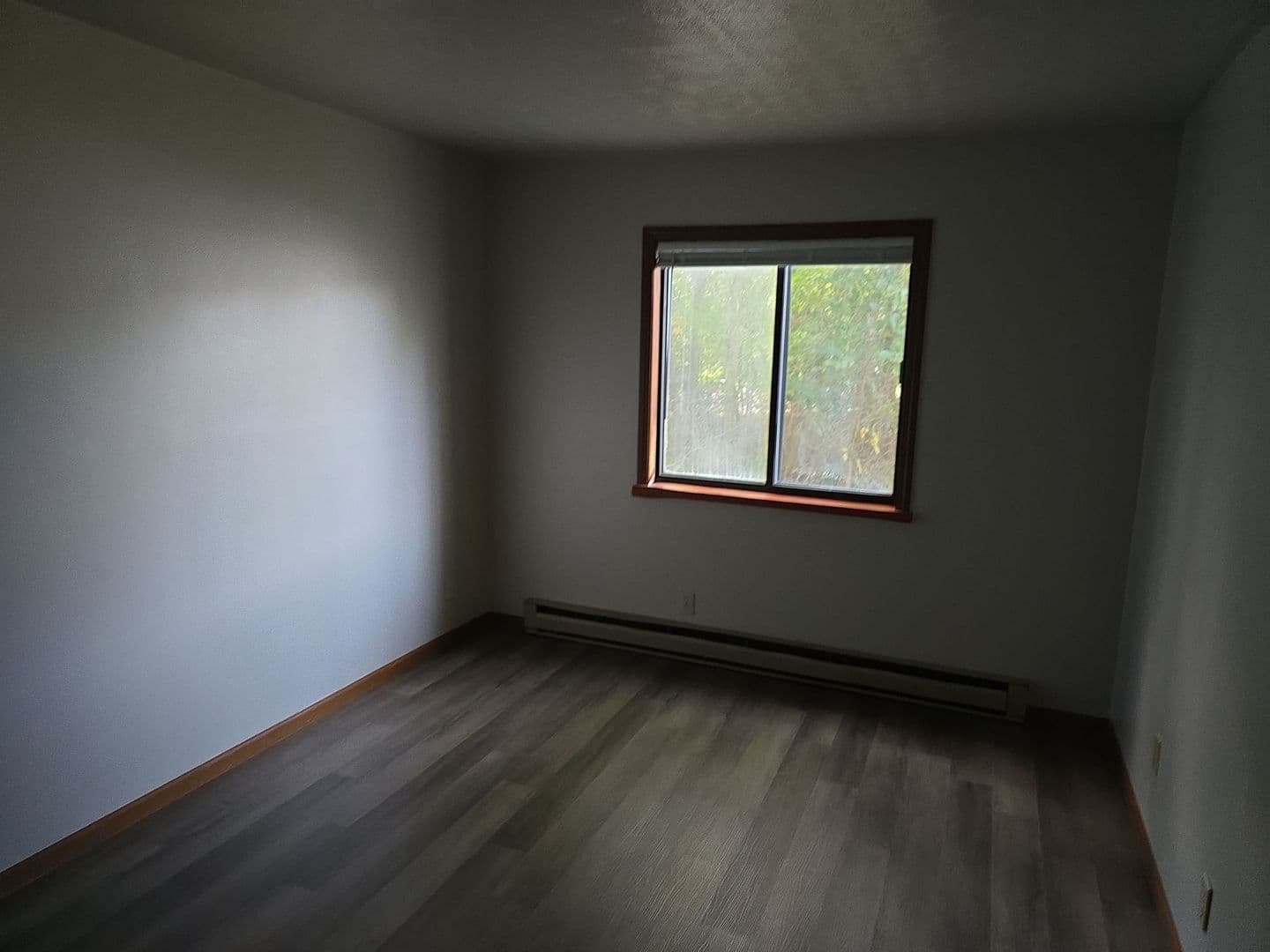 Garrett Apartment: 400 Oak Trail
