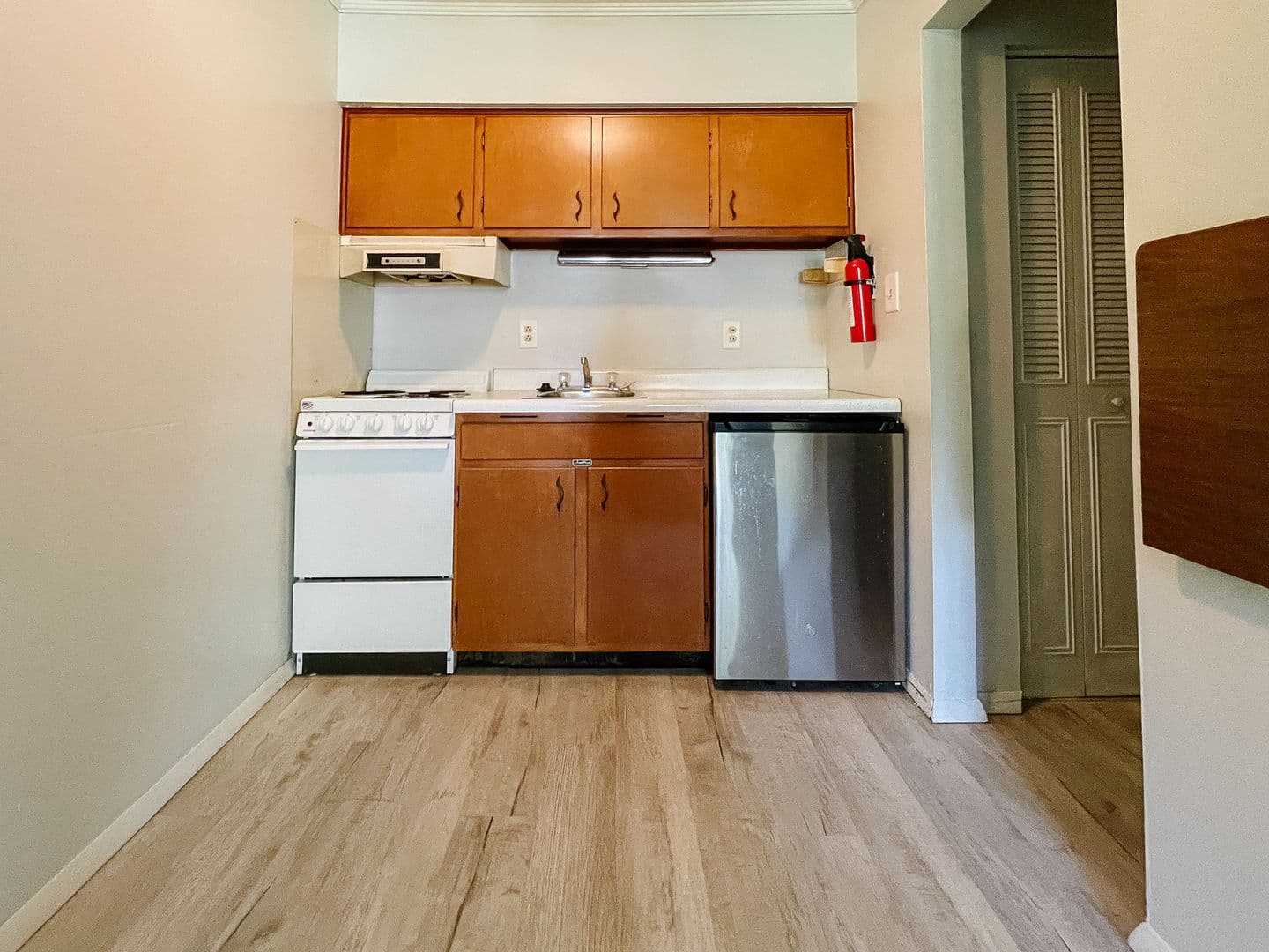 Muncie Apartment: 2310 N Oakwood Ave