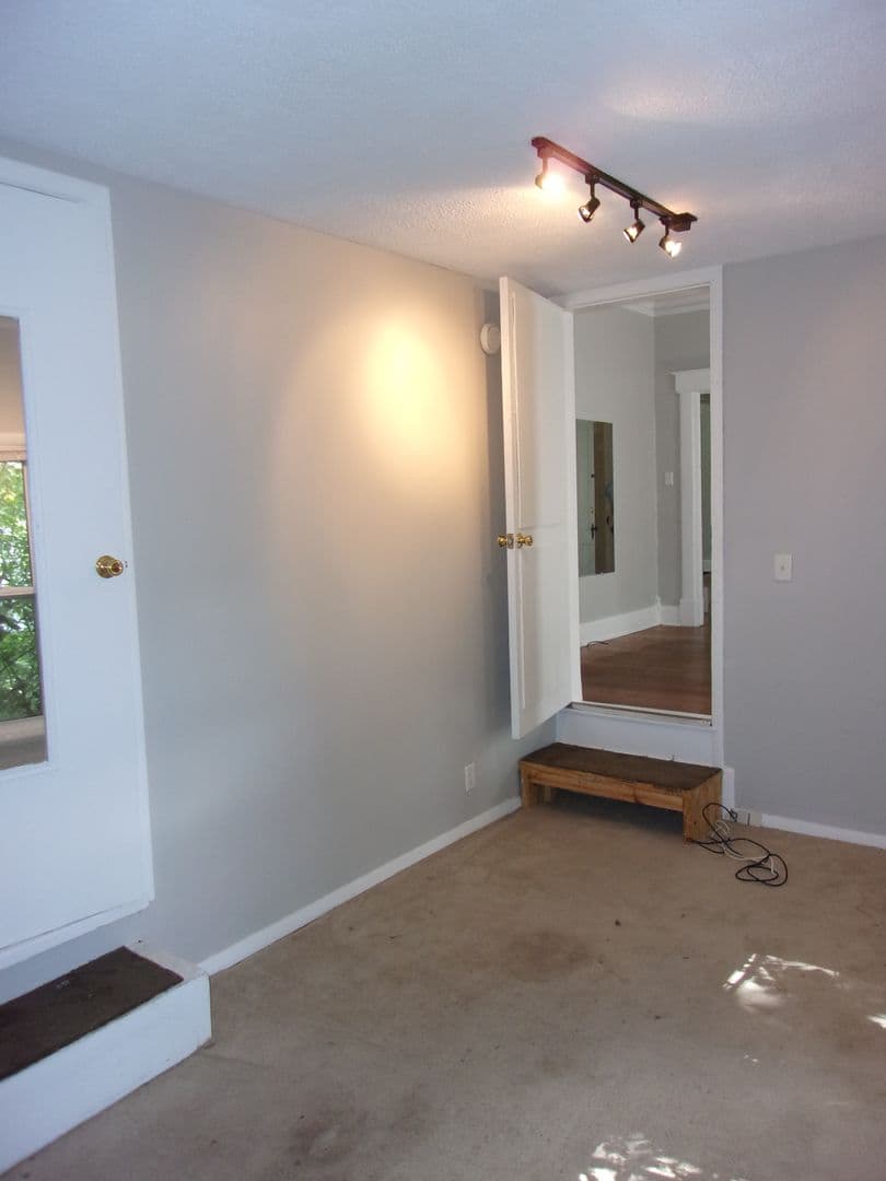 Muncie House: 401 S Talley Ave.