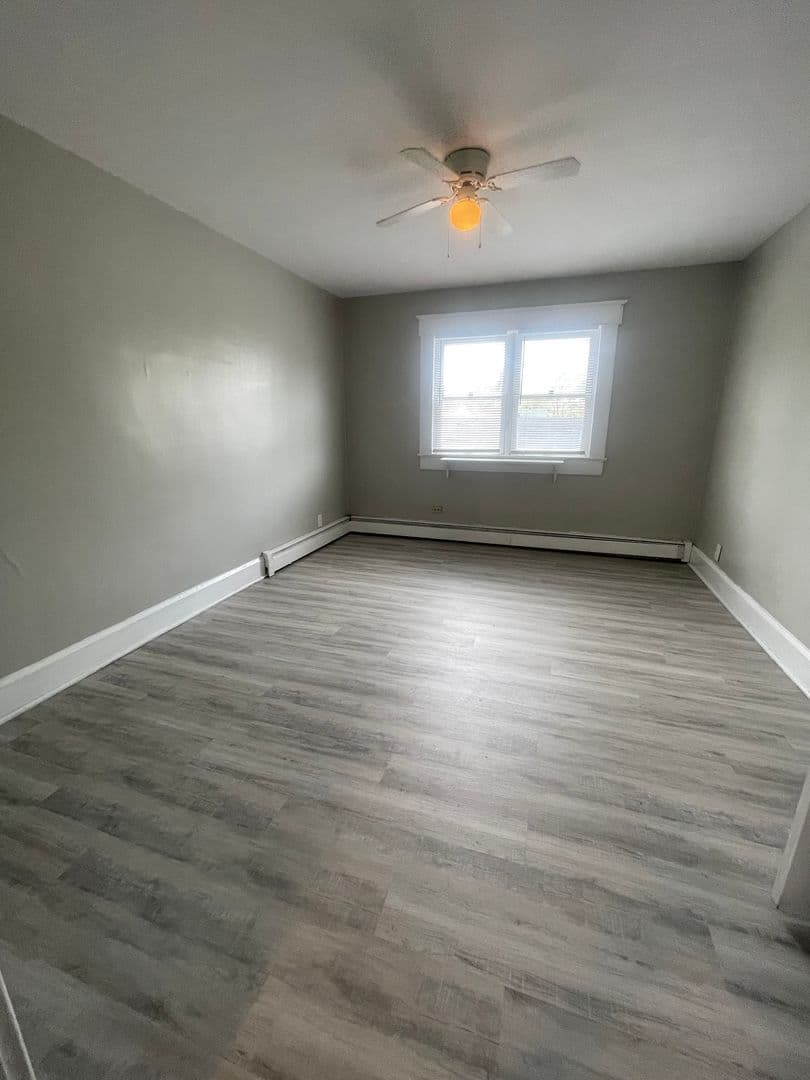 Muncie Apartment: 1517 W. Main St. Apt. 4