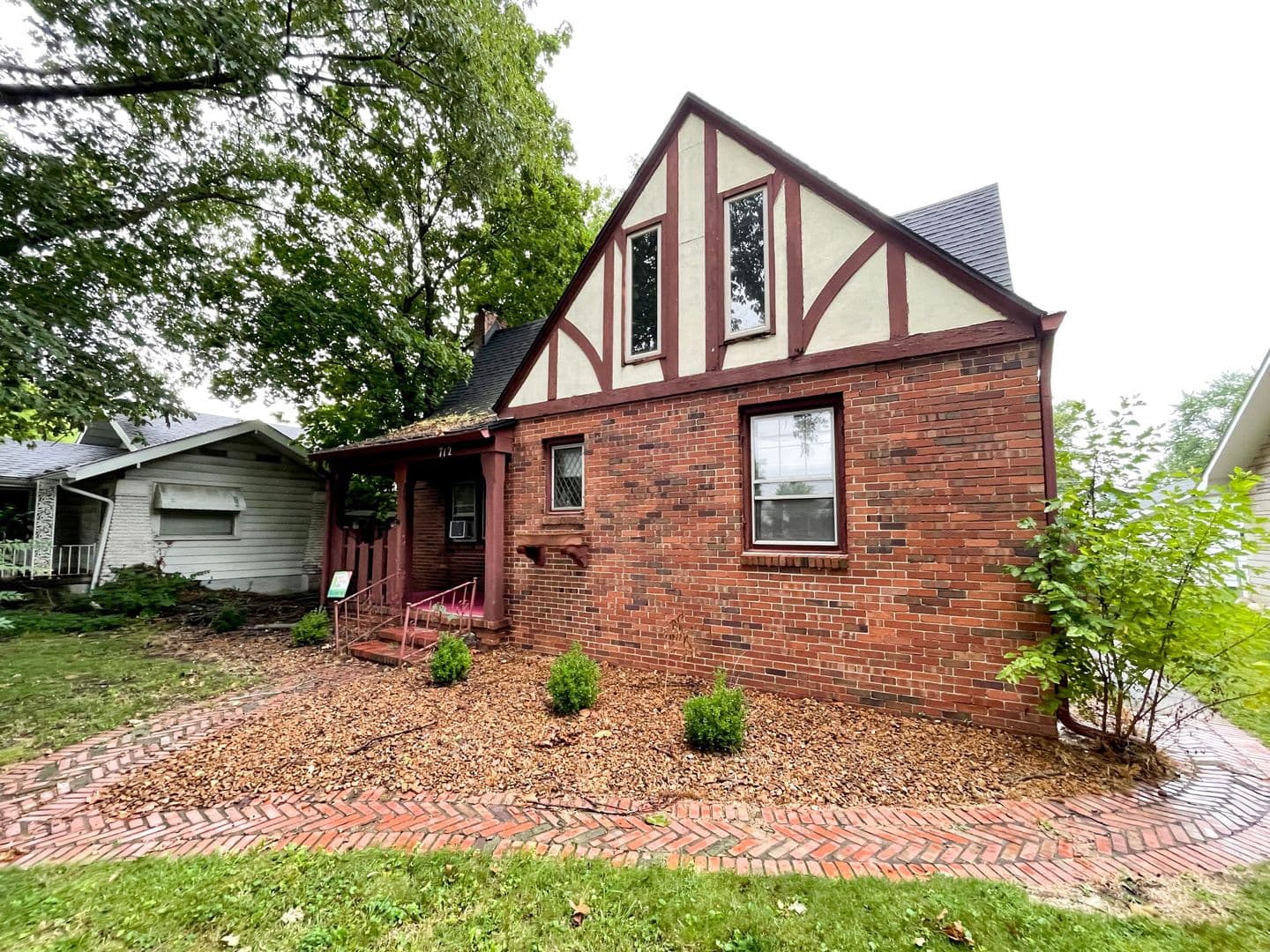 Muncie House: 712 W. University Ave.