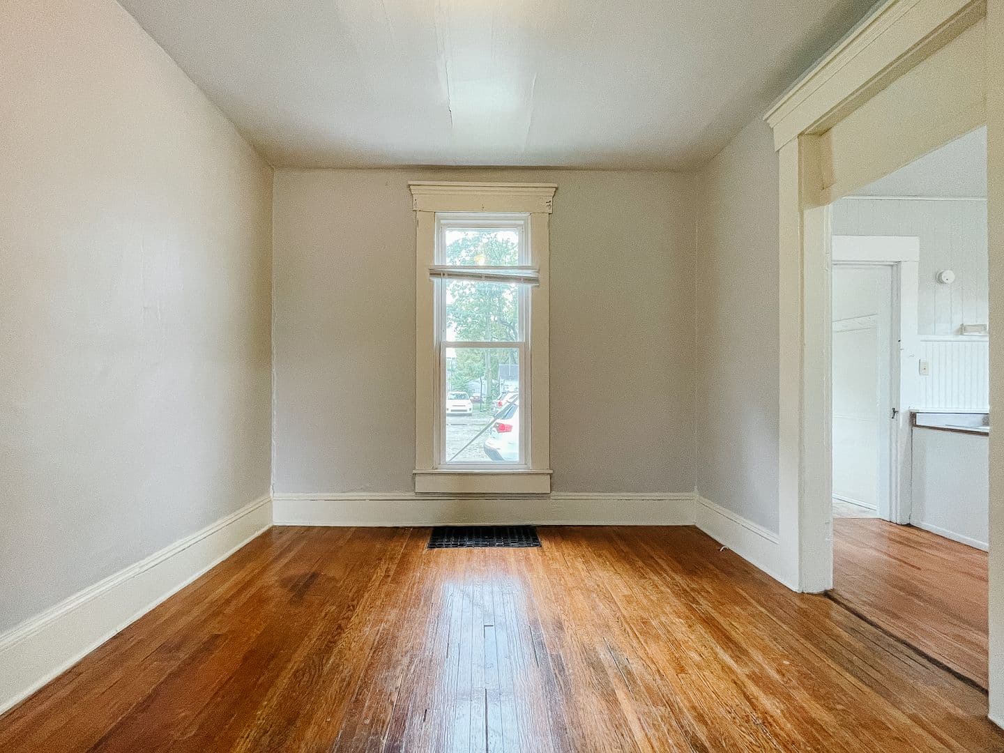 Muncie House: 1602 W Main St