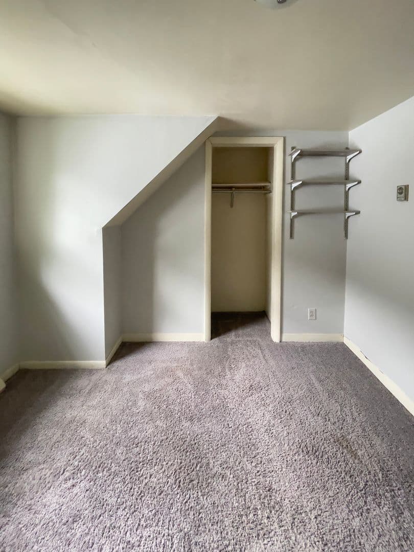 Muncie Apartment: 815 W University Ave