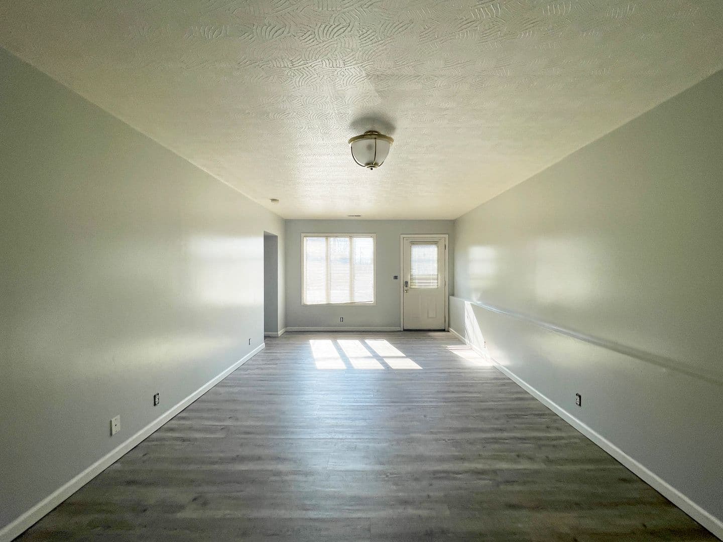 Muncie Apartment: 9012 W Jackson St
