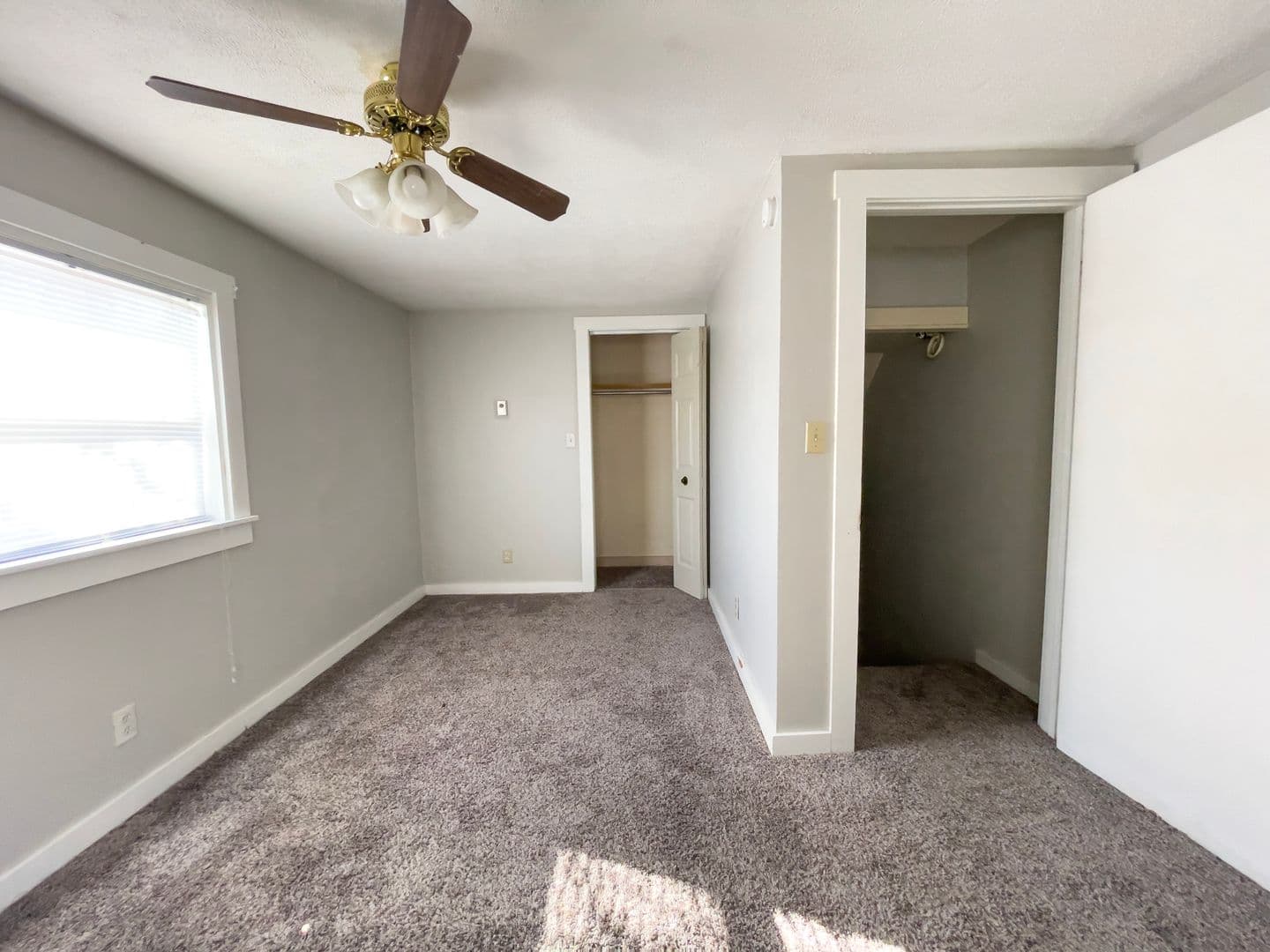 Muncie Apartment: 402 N Calvert St.