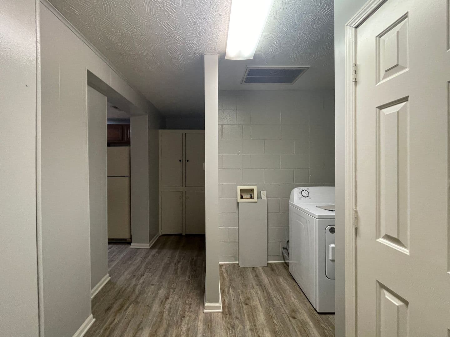 Muncie Apartment: 9012 W Jackson St