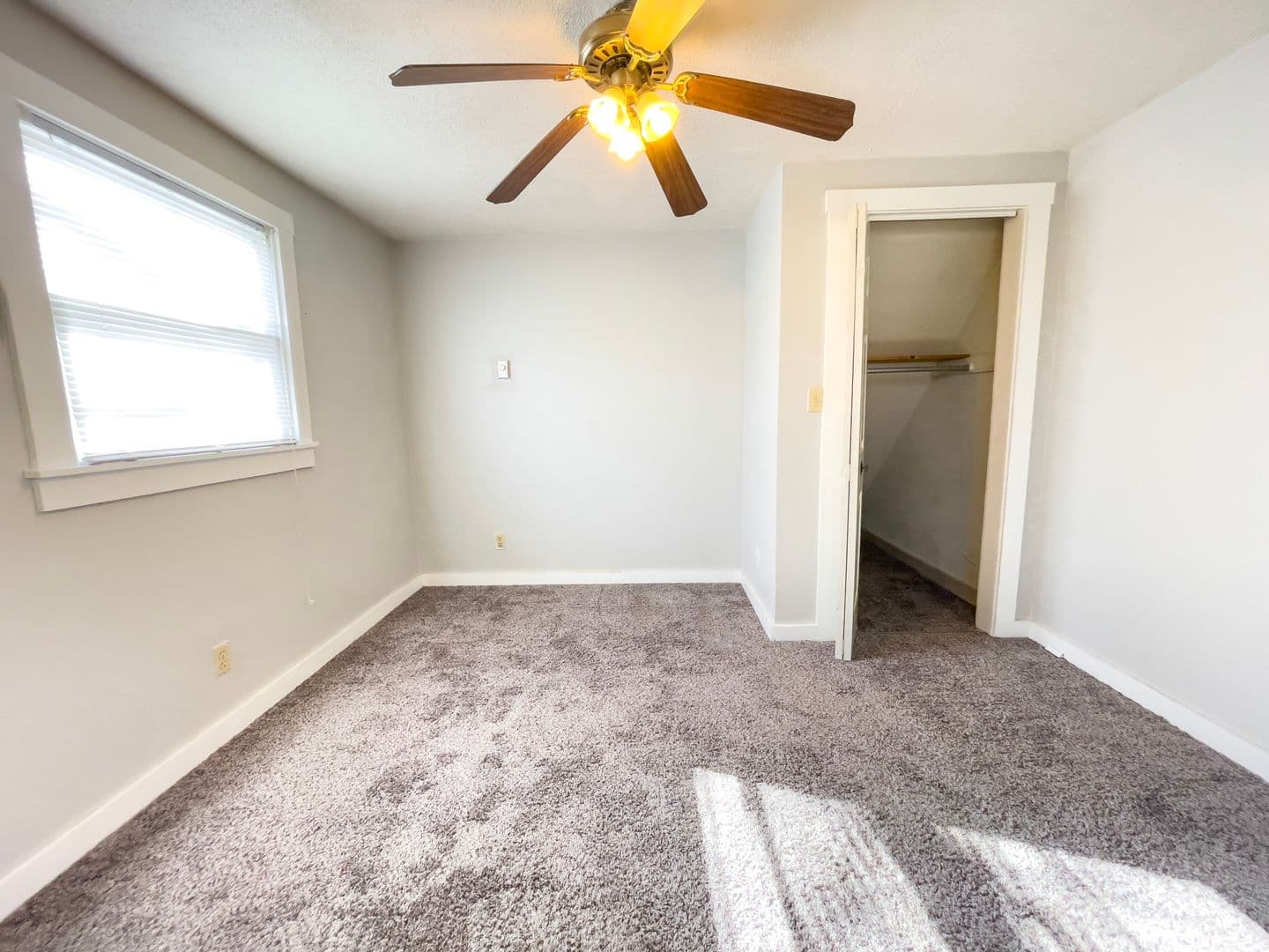 Muncie Apartment: 402 N Calvert St.