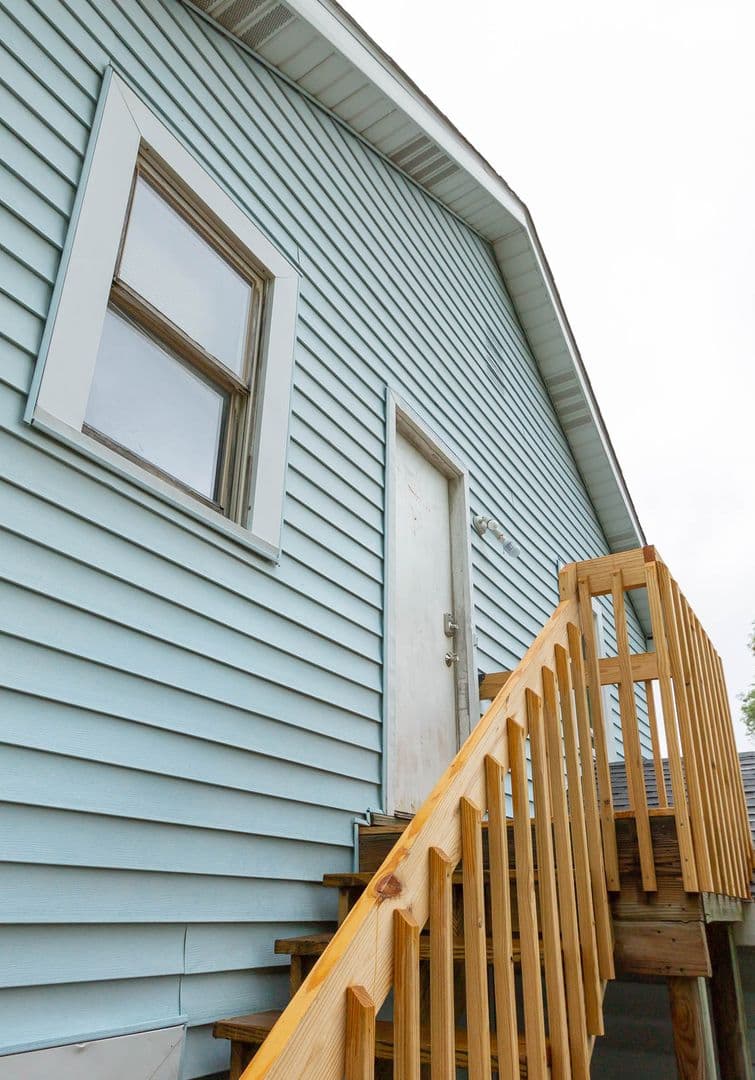 Muncie Apartment: 1409 W Jackson St