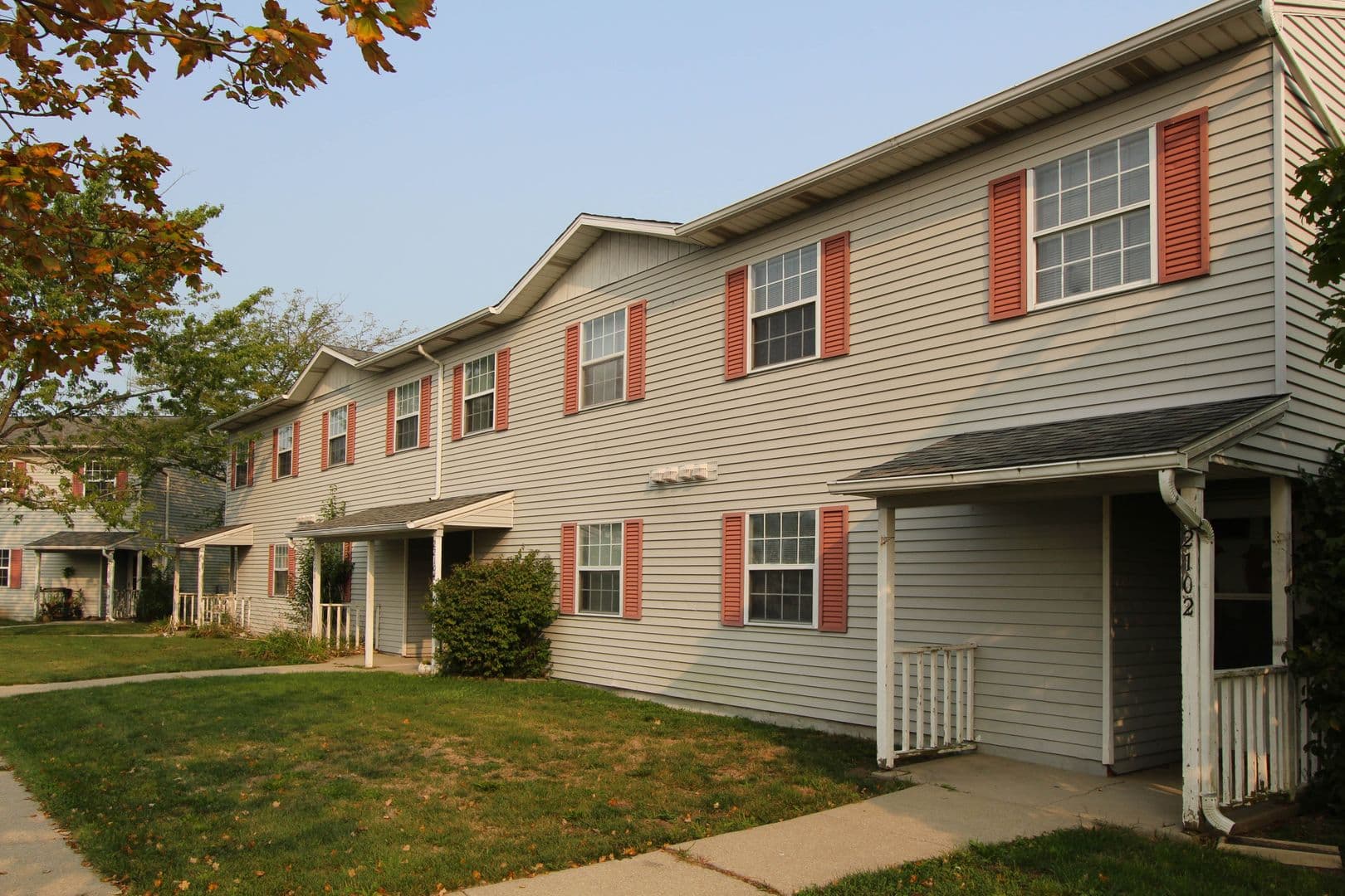 Woodburn Apartment: 22156 Maple Court
