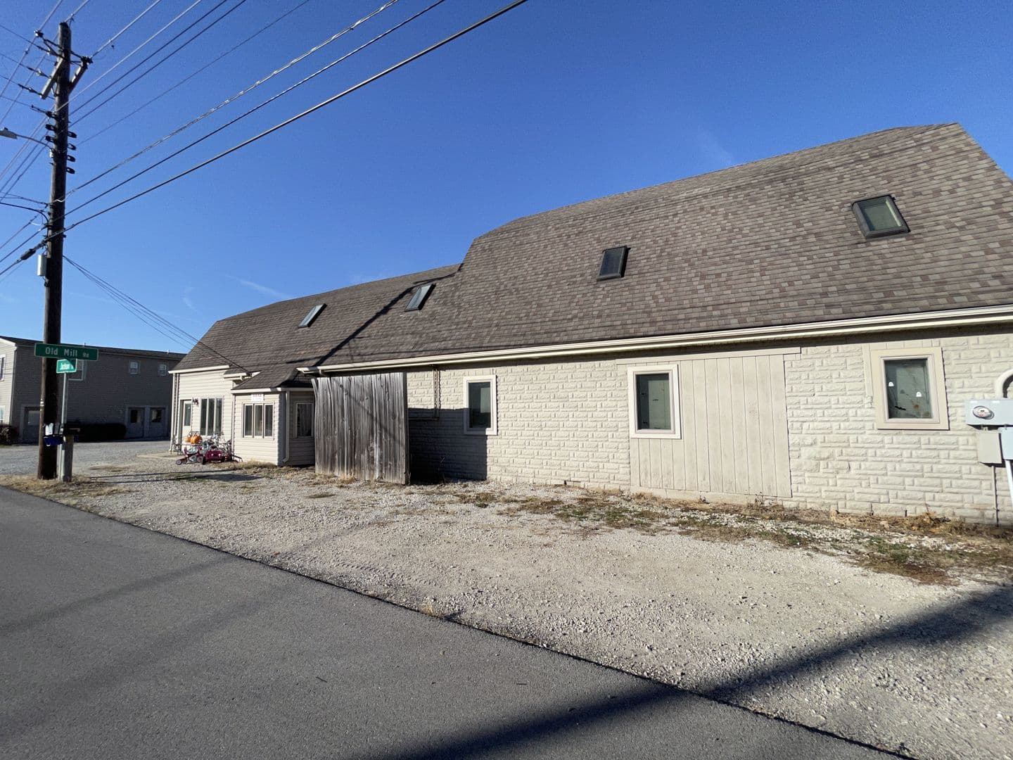 Muncie Apartment: 9012 W Jackson St
