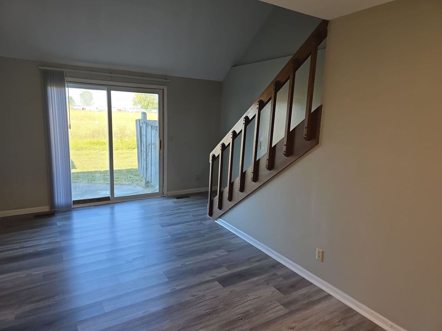 Woodburn Apartment: 22156 Maple Court
