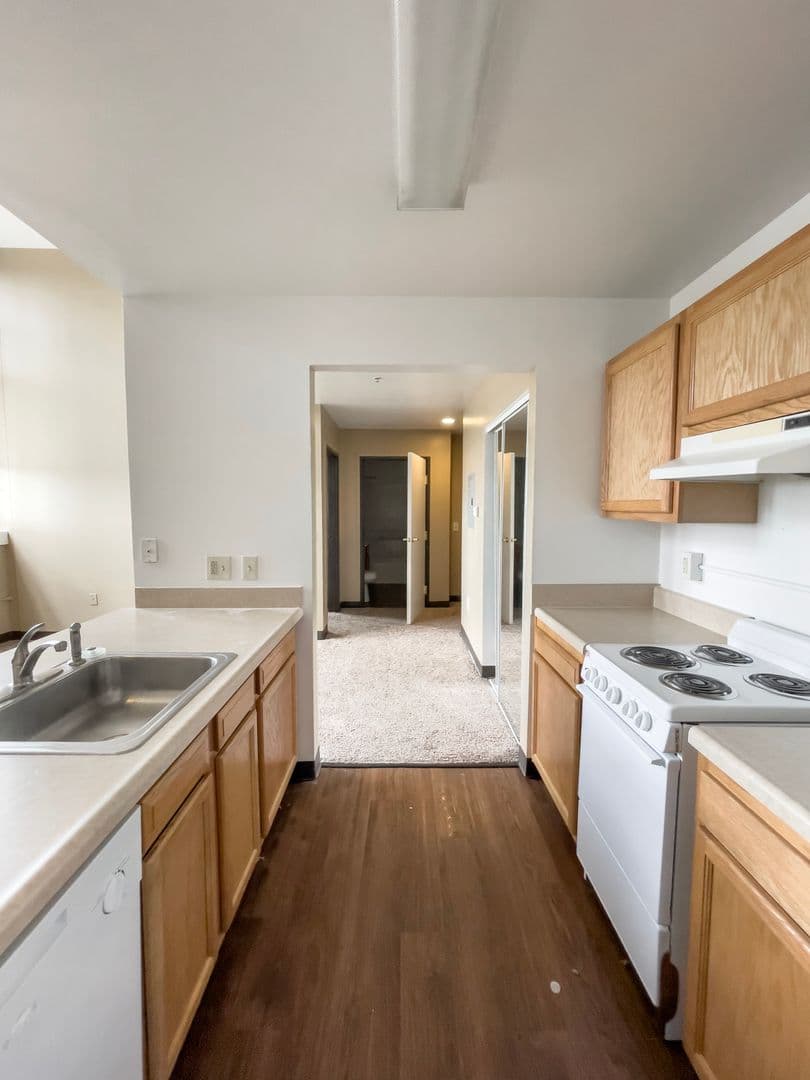 Muncie Apartment: 301 W 13th St