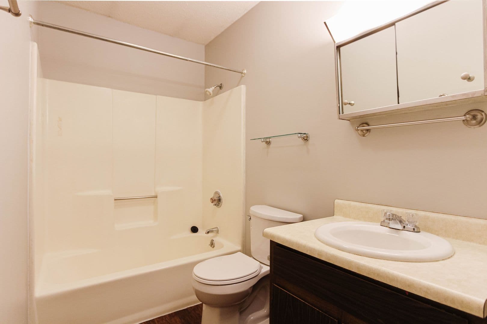Muncie Apartment: 1408 W White River Blvd