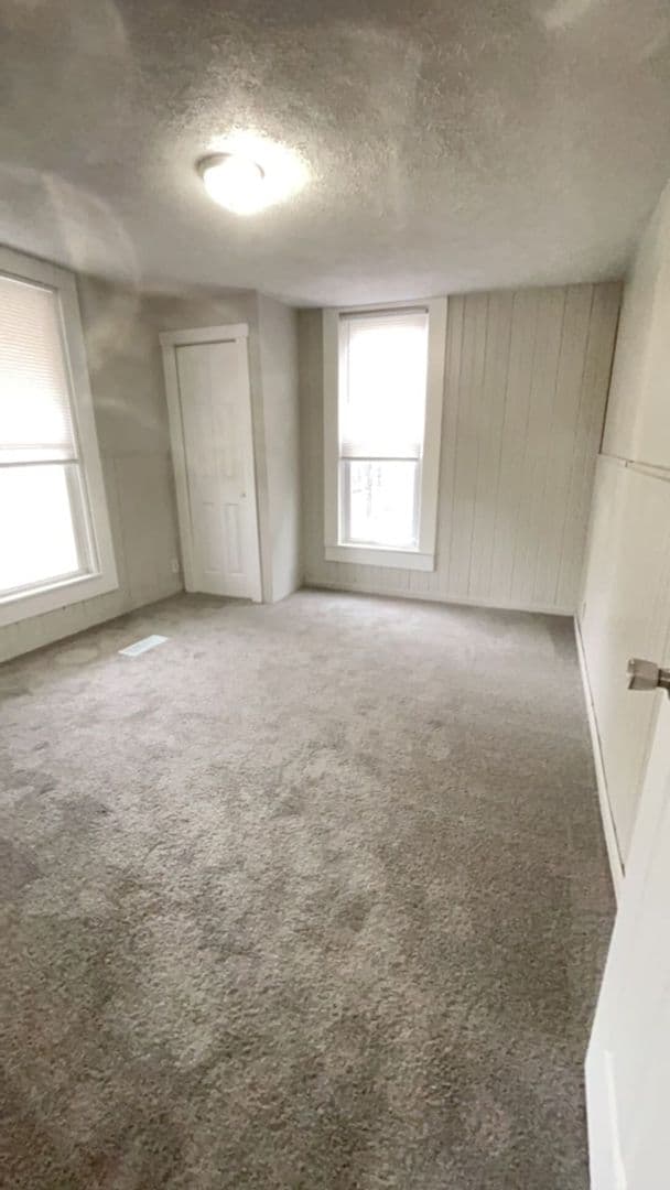 Muncie House: 808 N Jefferson St