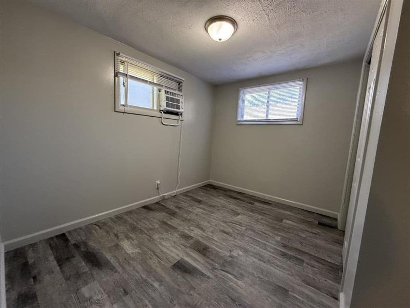 Muncie Apartment: 1413 W University - 13C