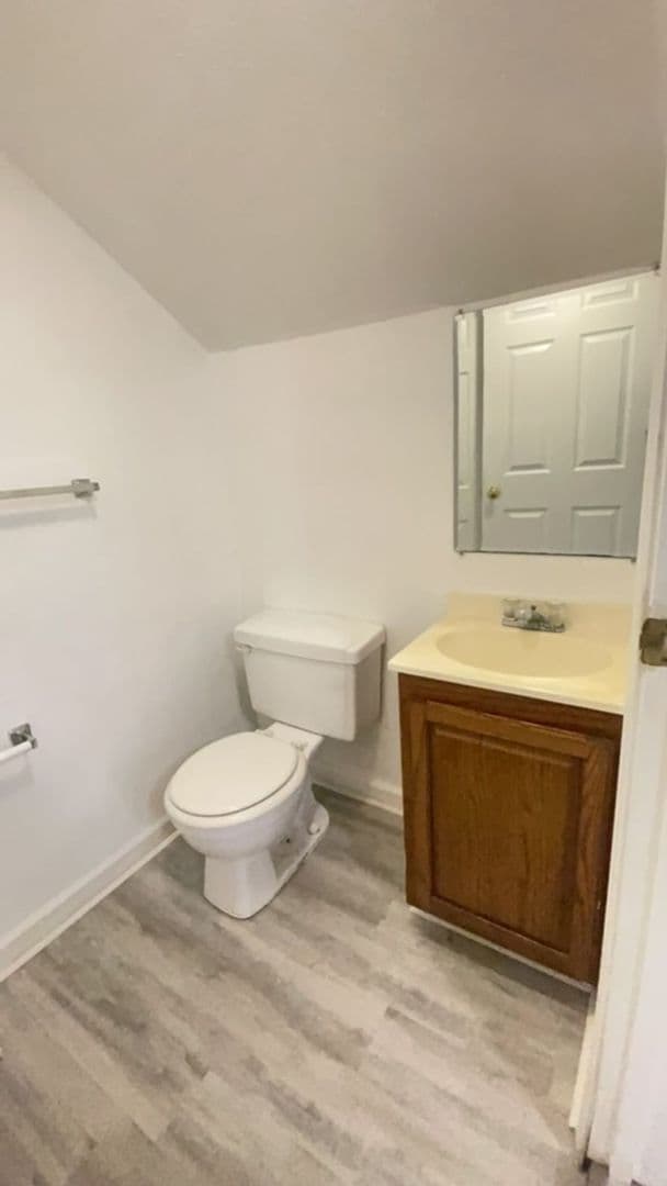 Muncie Apartment: 9012 W Jackson St