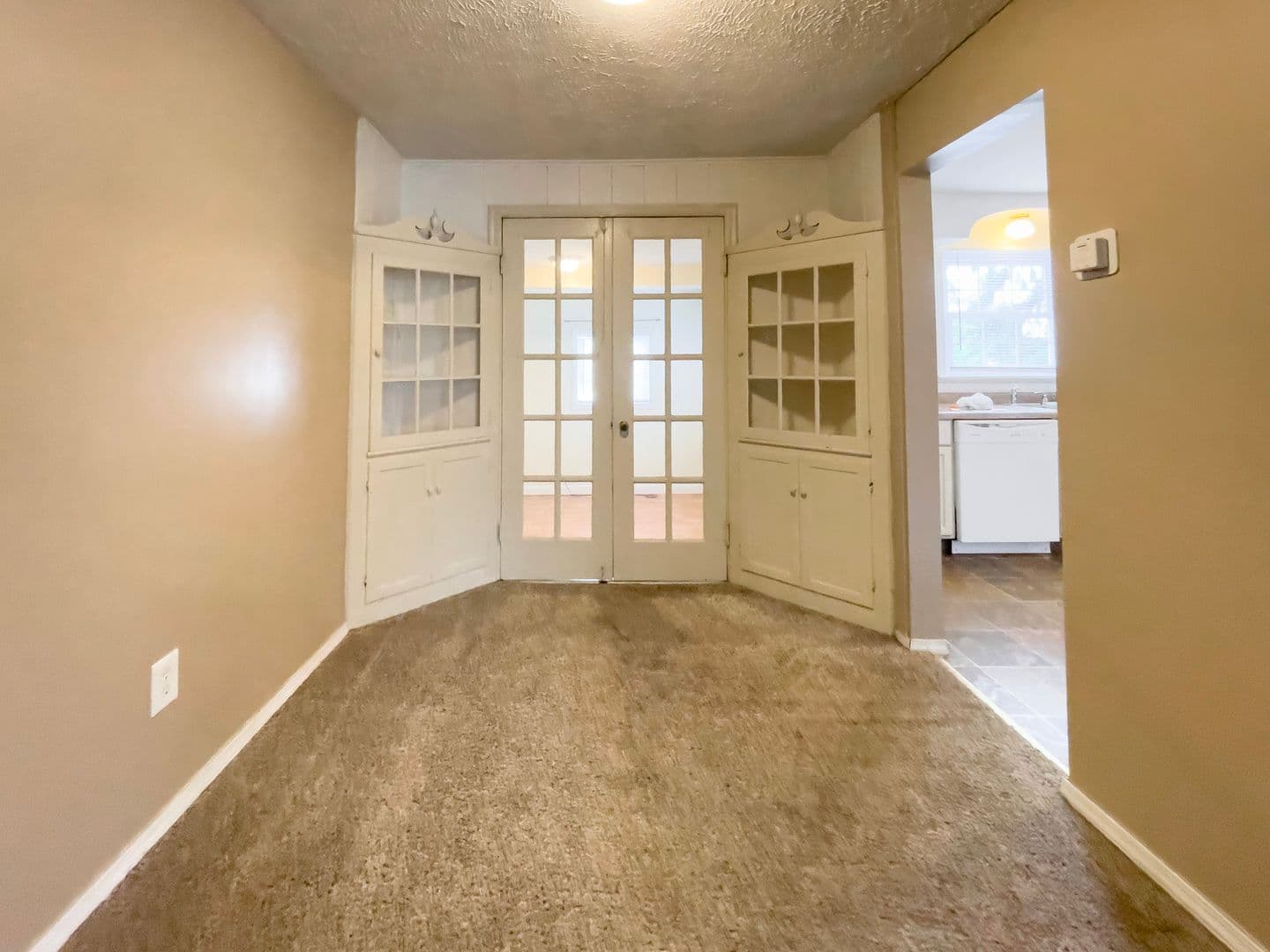 Muncie House: 1512 N Woodridge Ave