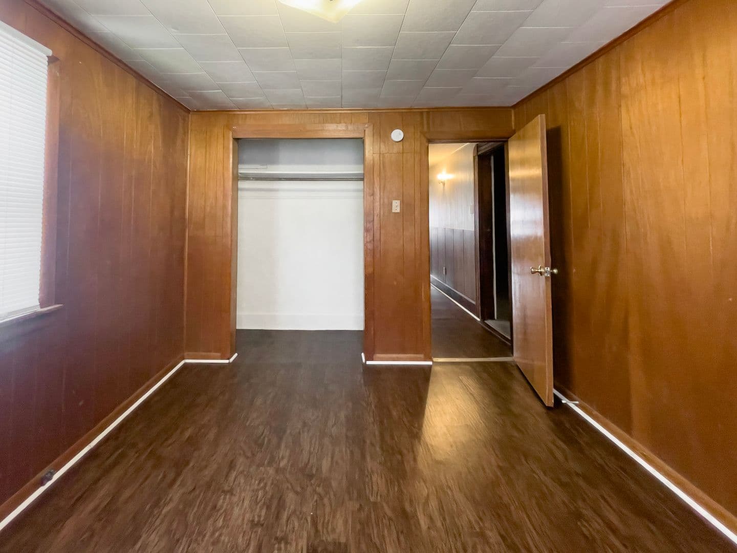 Muncie Apartment: 824 W University Ave.