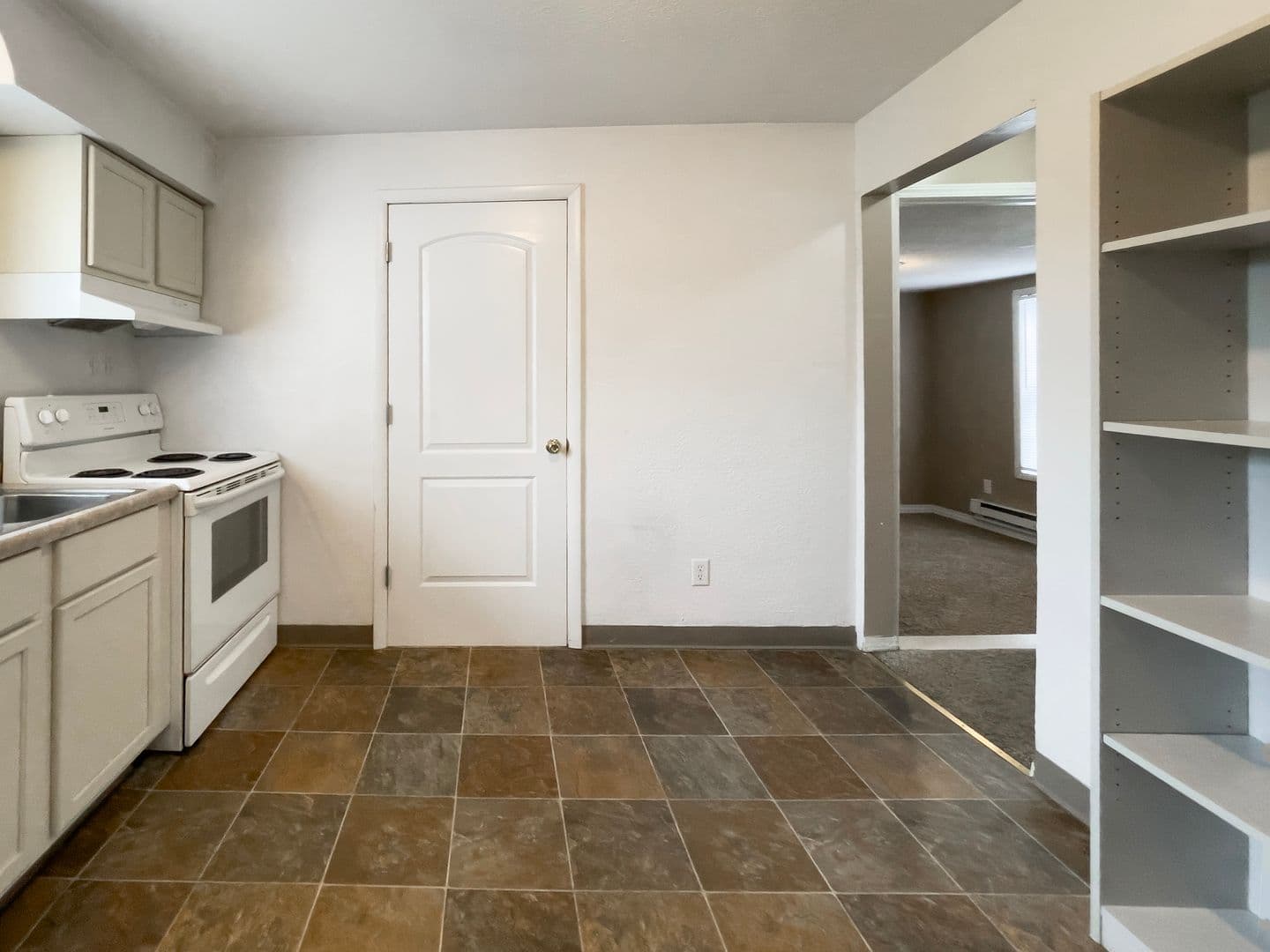 Muncie House: 1512 N Woodridge Ave