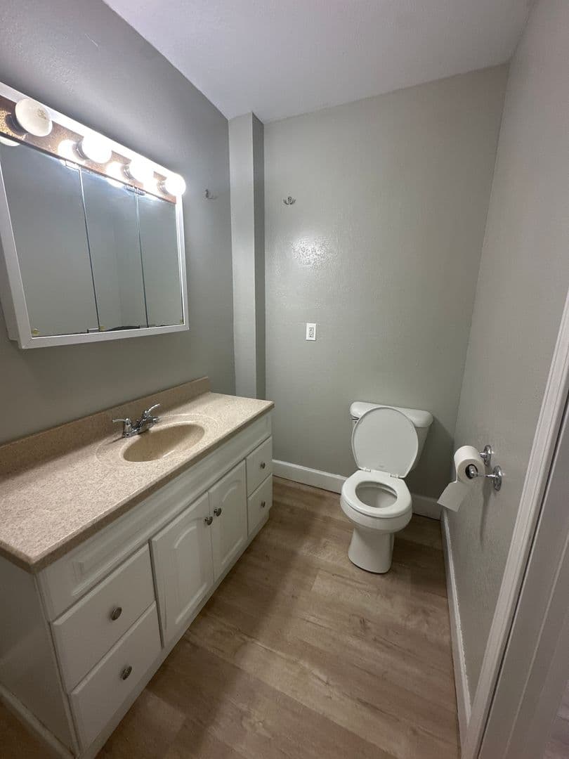 Muncie House: 1410 W Jackson St