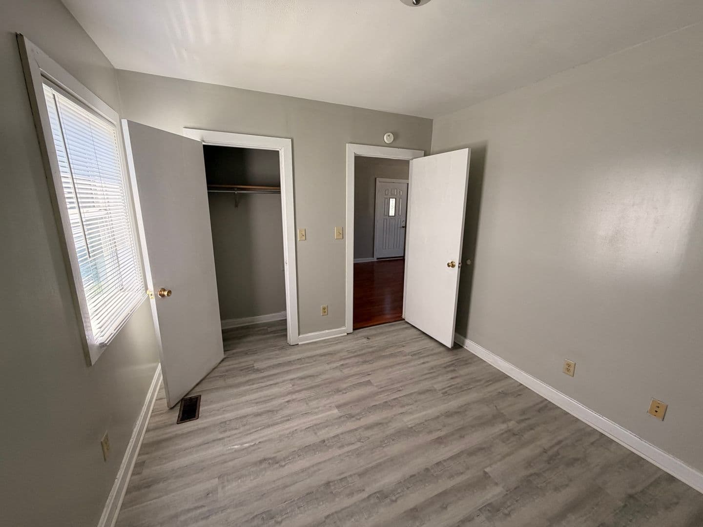 Muncie House: 2020 N Glenwood Ave.