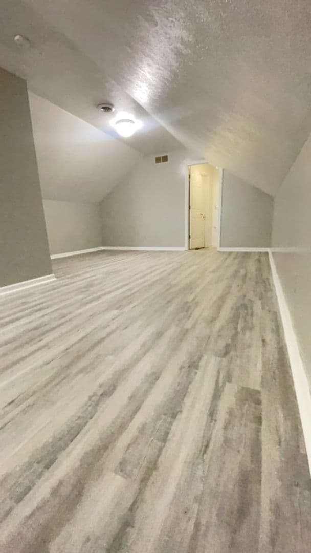 Muncie Apartment: 9012 W Jackson St