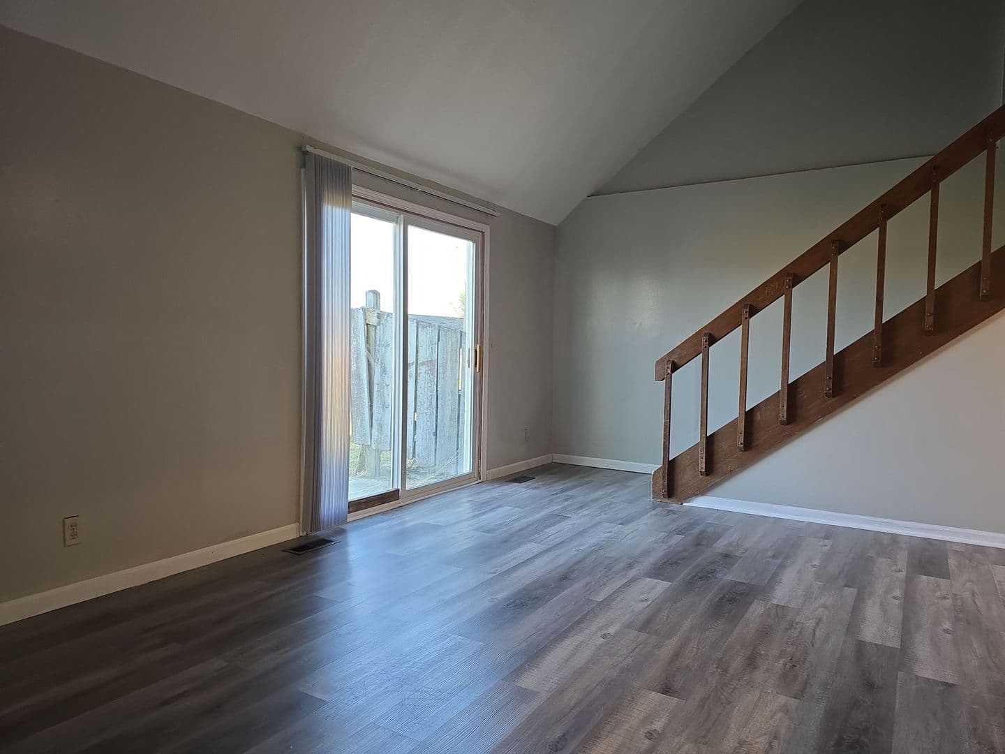 Woodburn Apartment: 22156 Maple Court