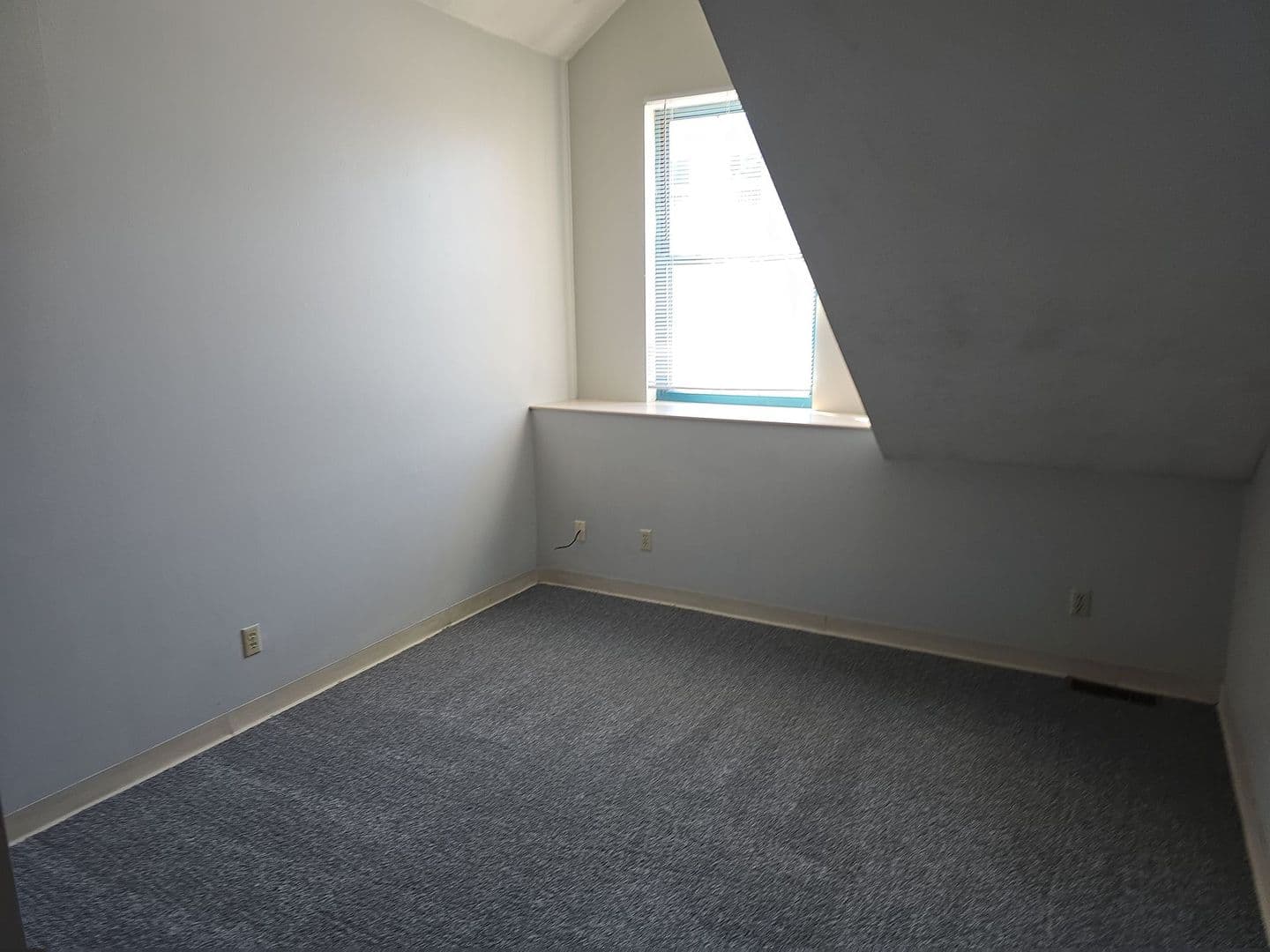 Muncie Apartment: 519 N. Dill St.