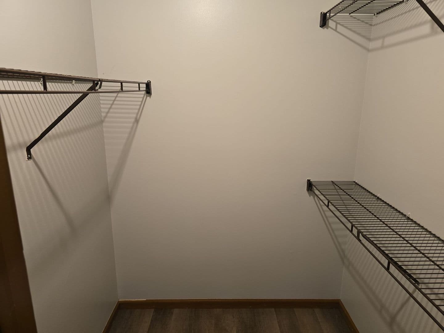 Woodburn Apartment: 22156 Maple Court
