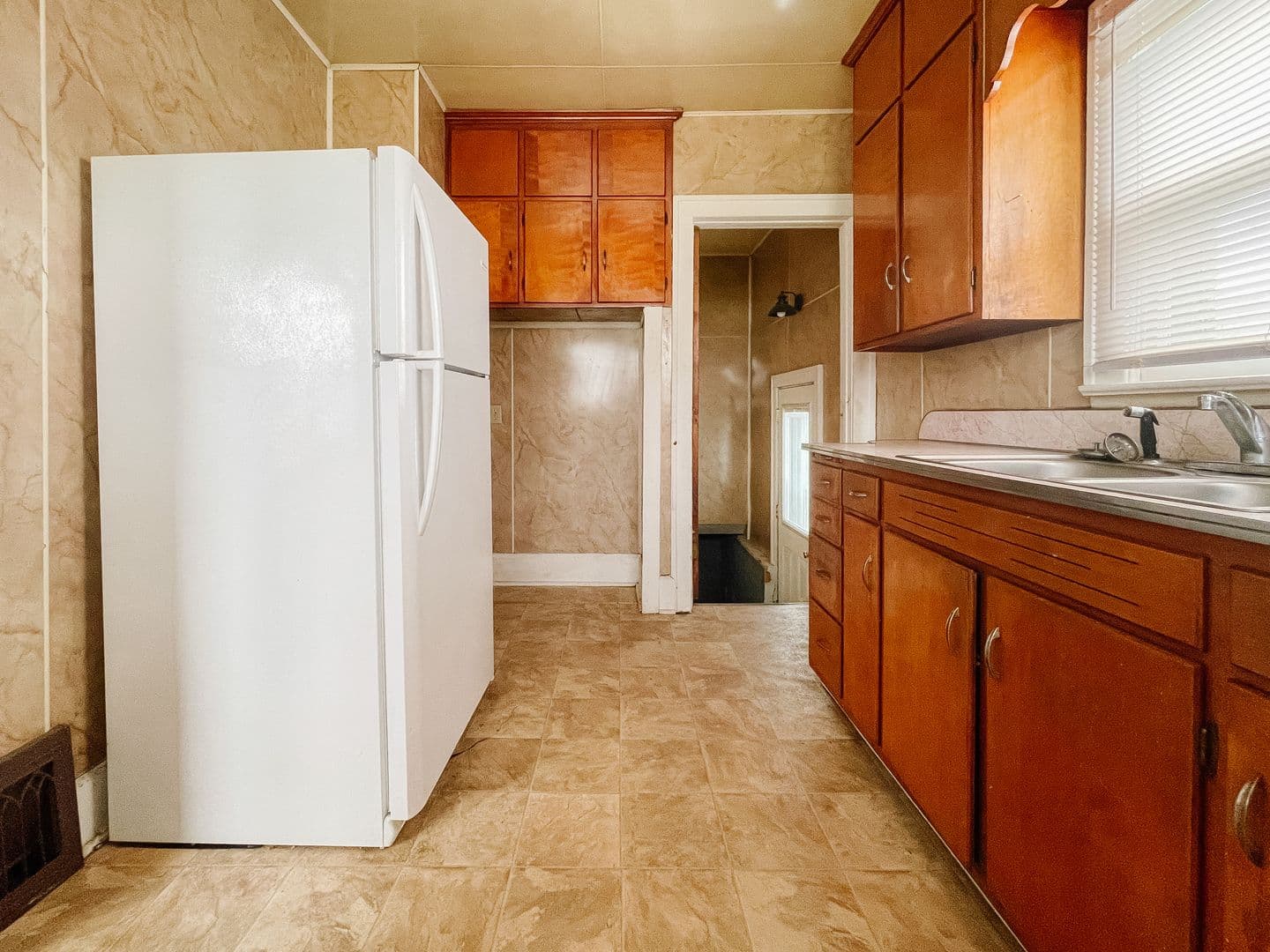 Muncie House: 1317 W Memorial Dr