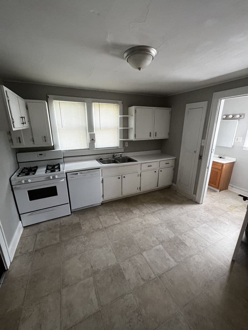 Muncie House: 108 N McKinley Ave