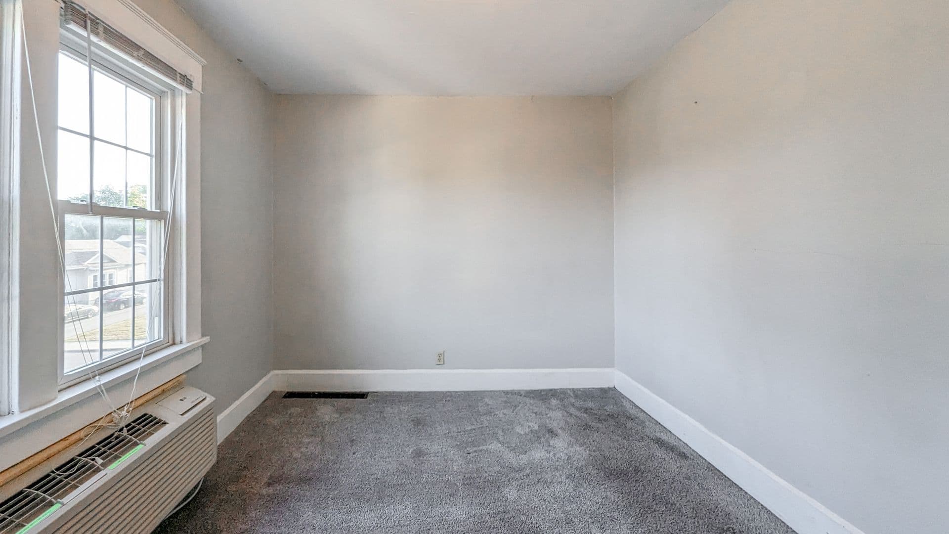 Muncie Apartment: 1900 W Jackson St.