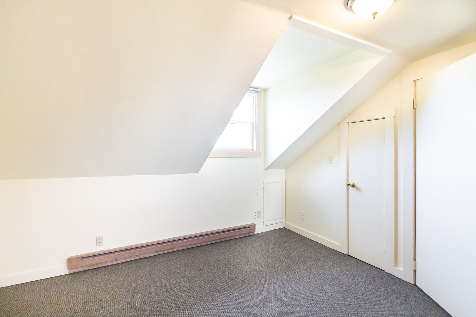 Muncie Apartment: 402 N Calvert St.