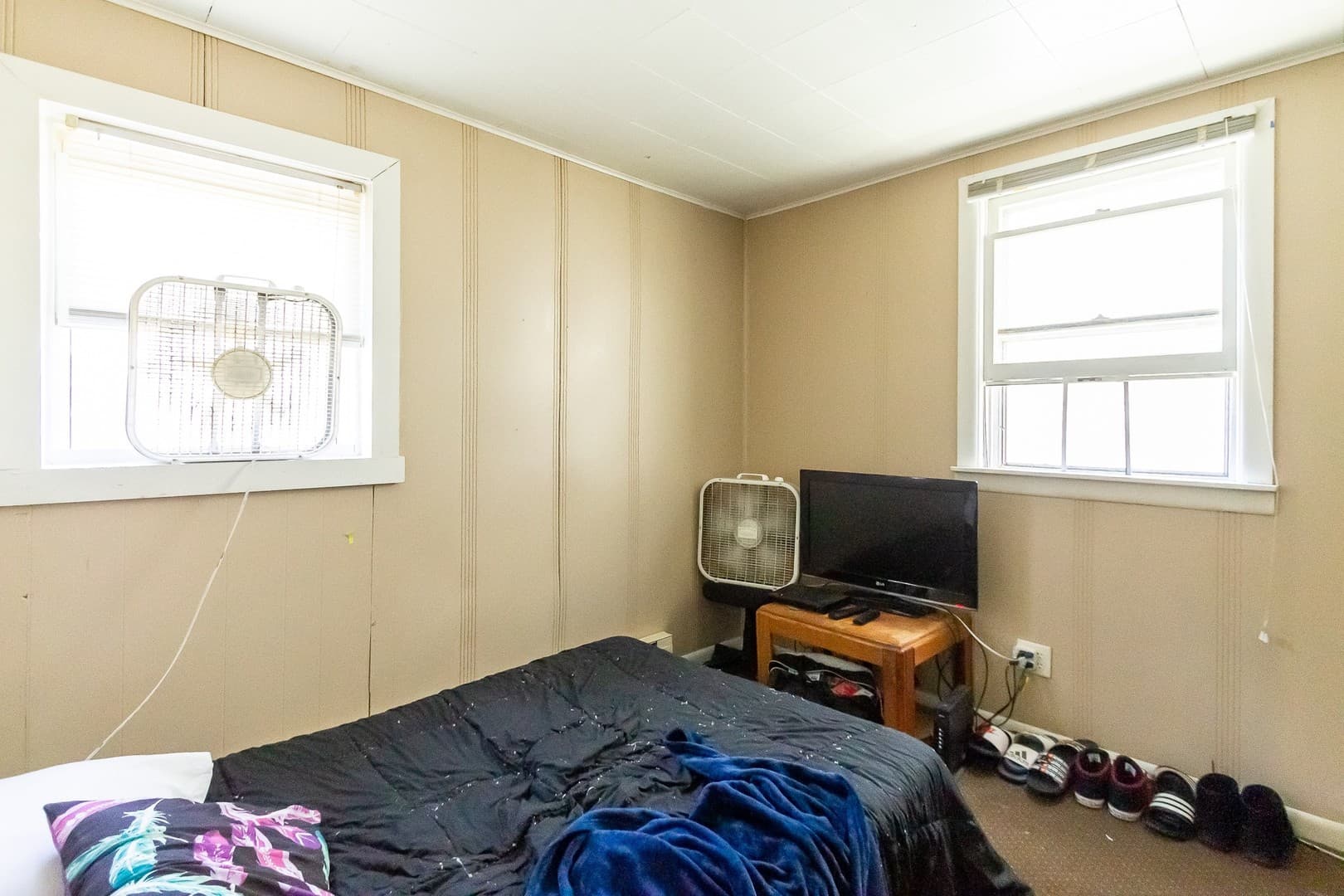 Muncie Apartment: 824 W University Ave.