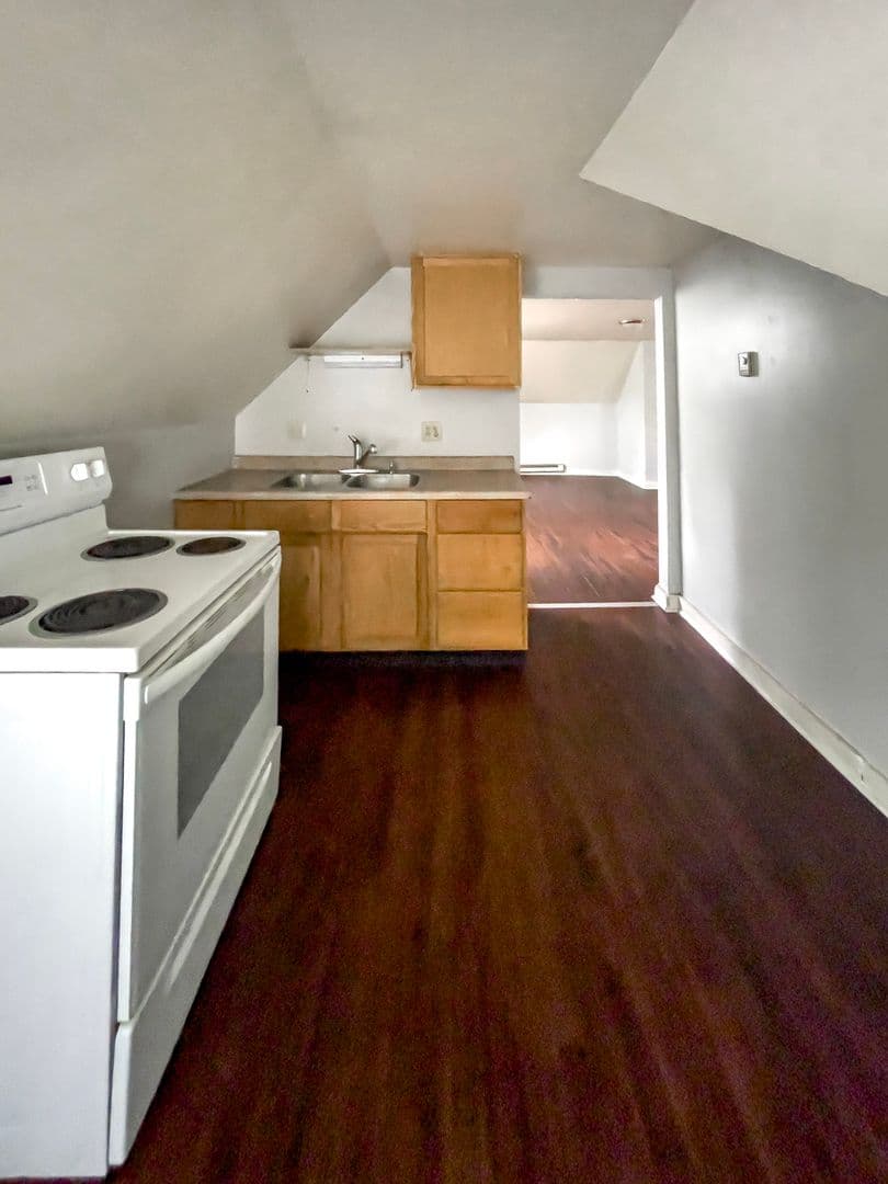 Muncie Apartment: 815 W University Ave
