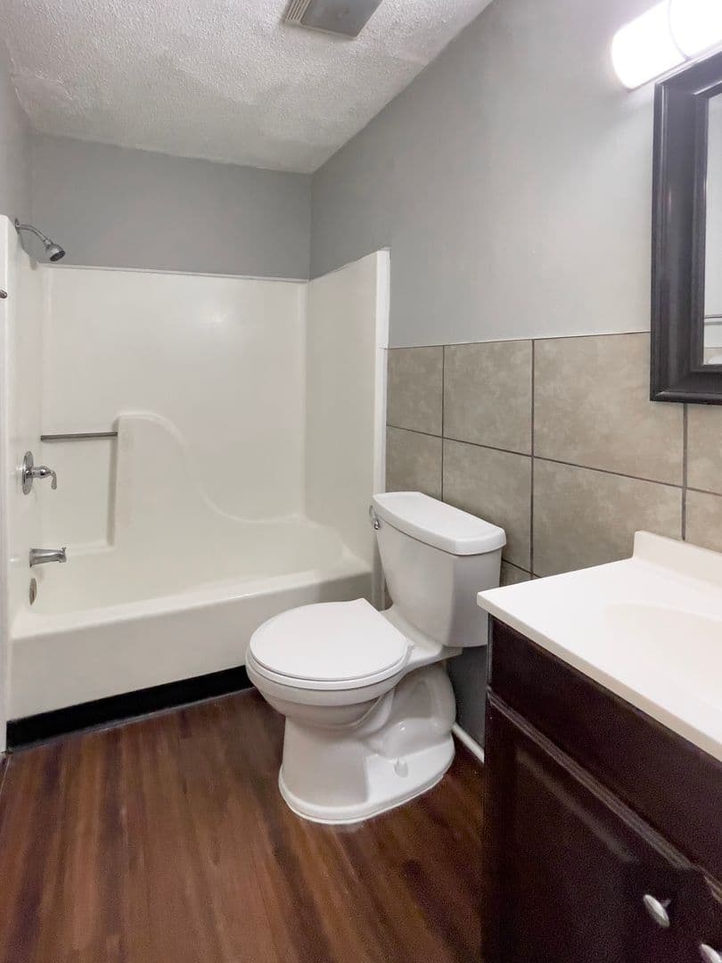 Muncie Apartment: 1001 W Wayne Street #208