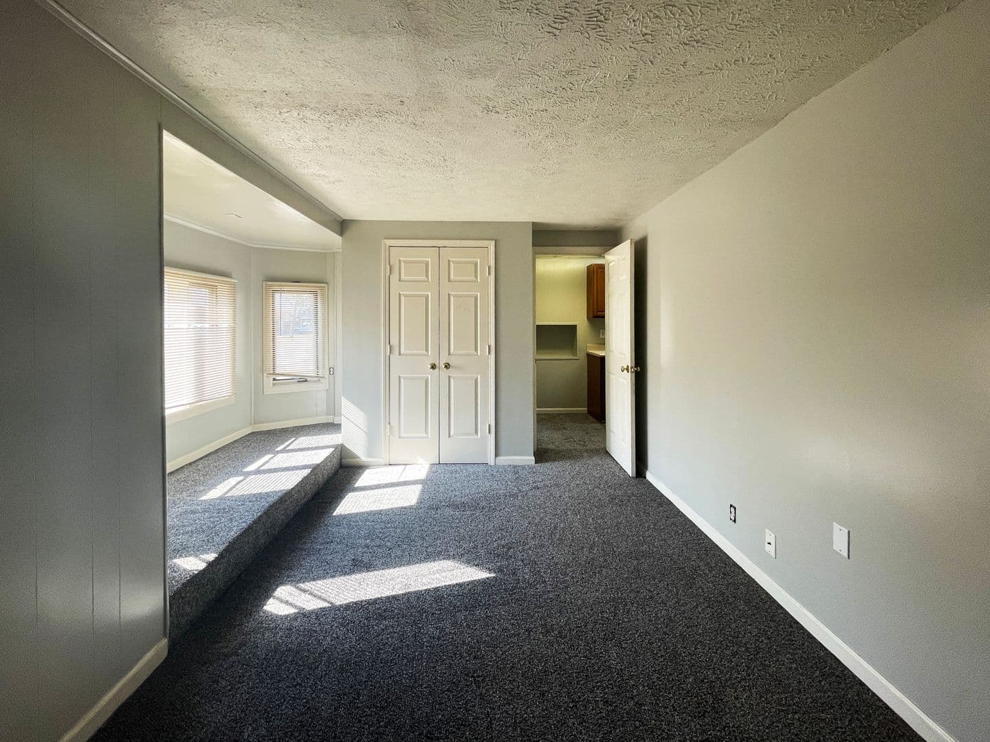 Muncie Apartment: 9012 W Jackson St