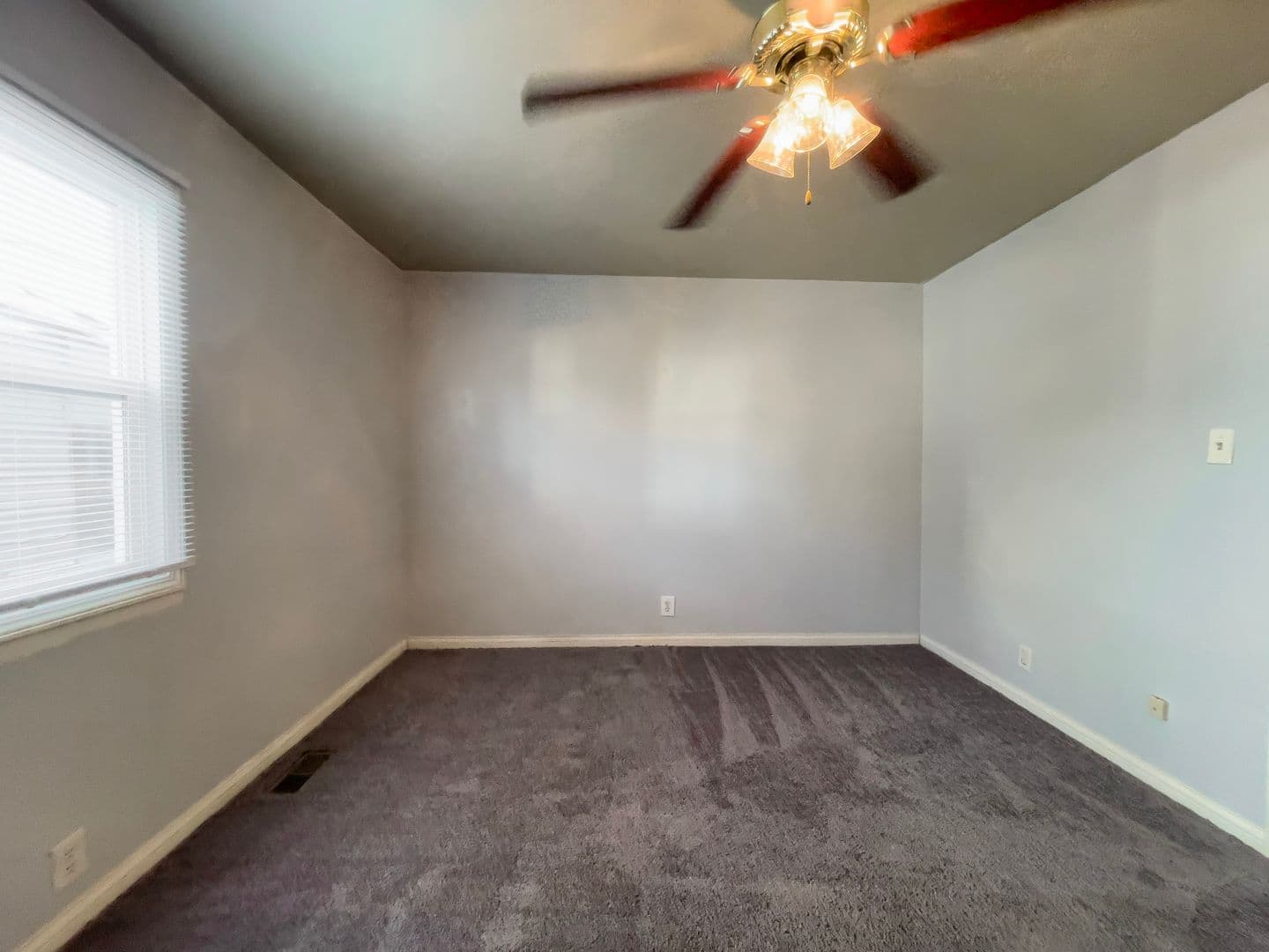 Muncie Apartment: 204 N Dill St