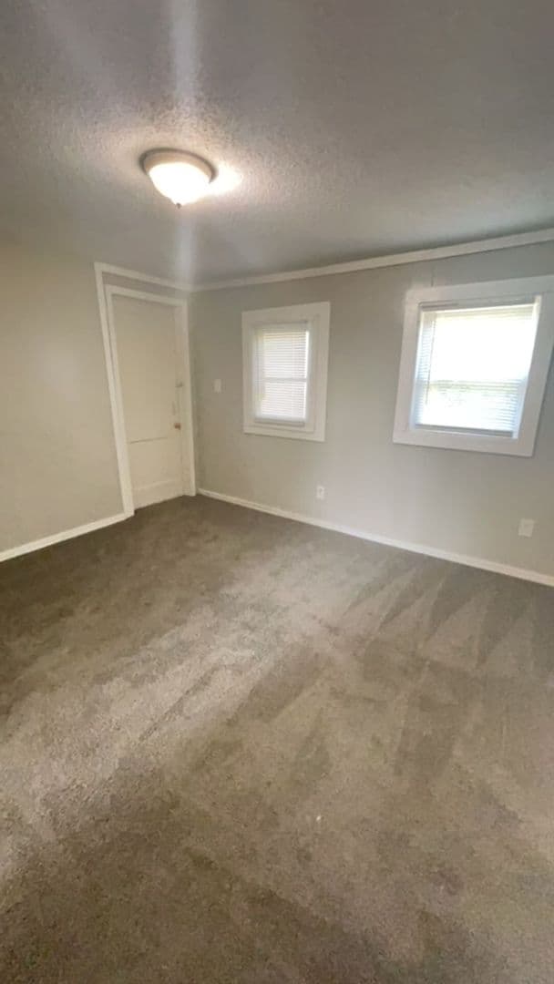Muncie House: 1412 S Brotherton St