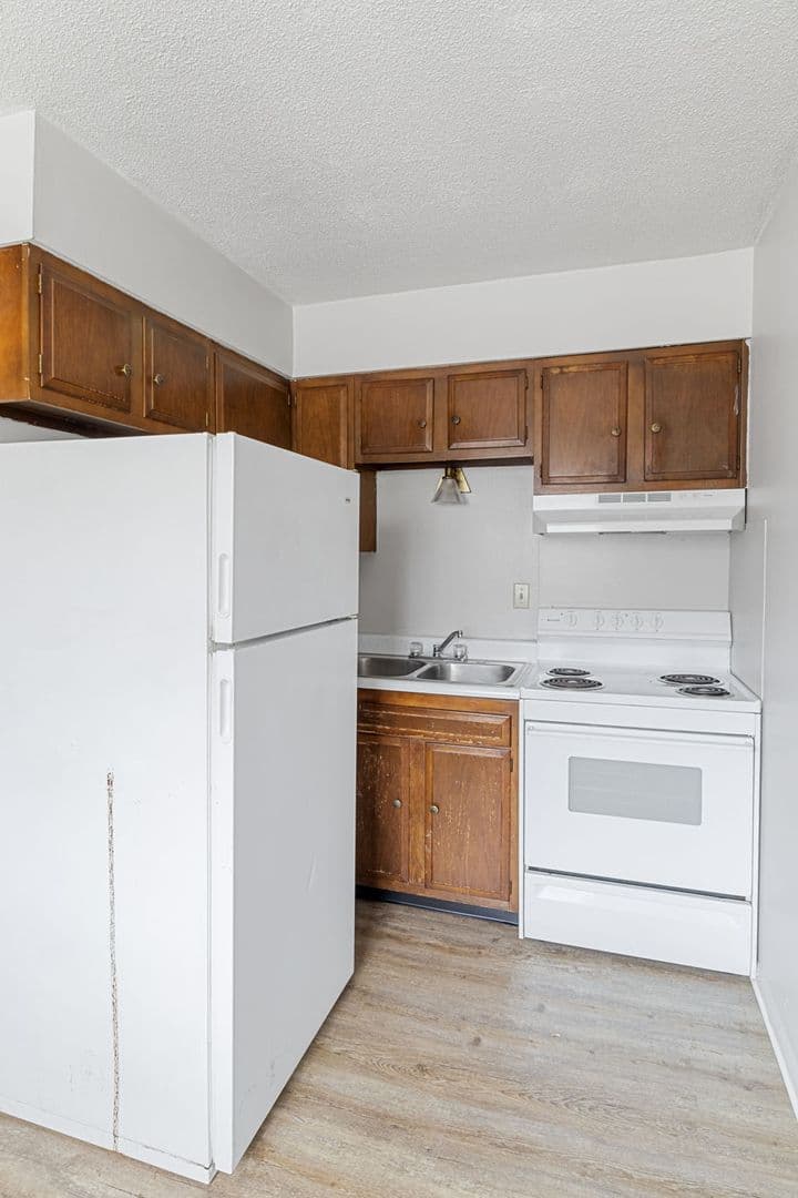 Muncie Apartment: 1204 W Bethel Ave