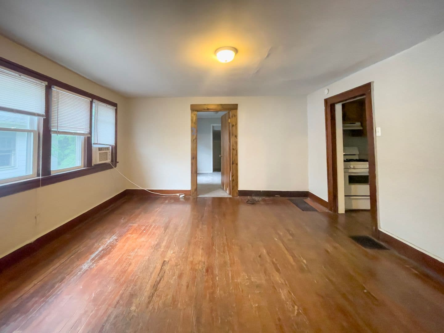 Muncie House: 1405 W Jackson St