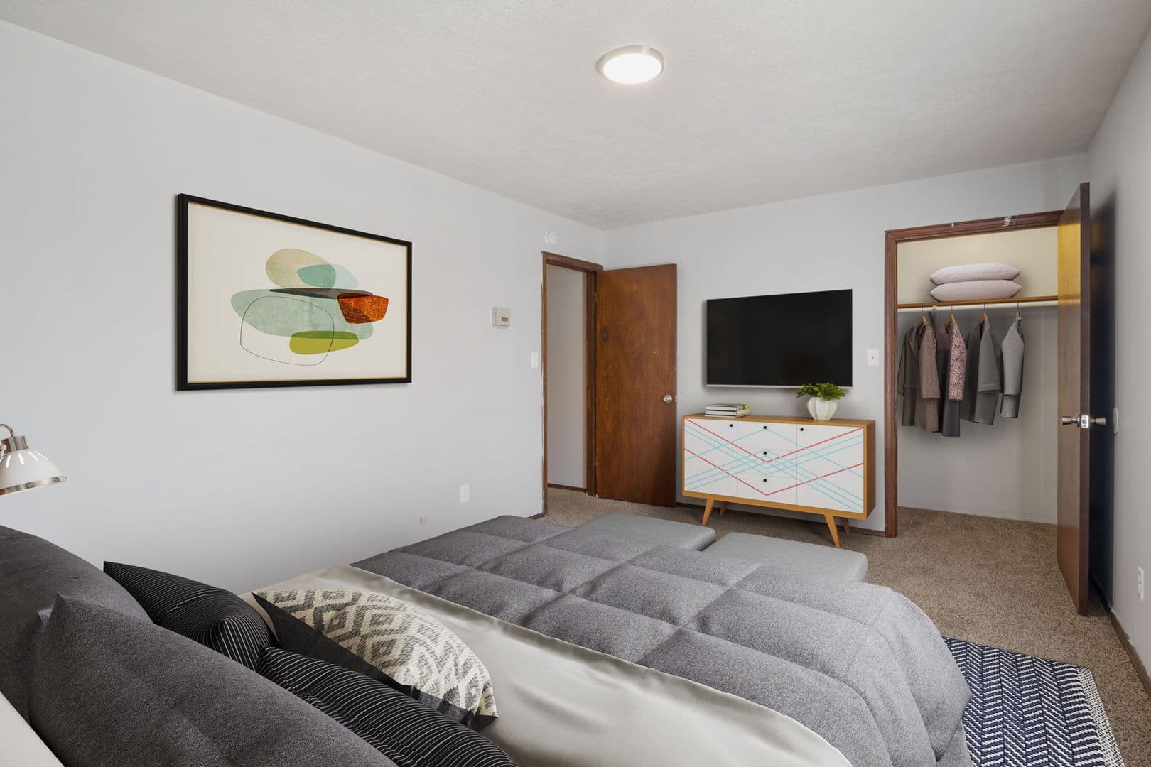 Muncie Apartment: 2213 E Memorial Dr
