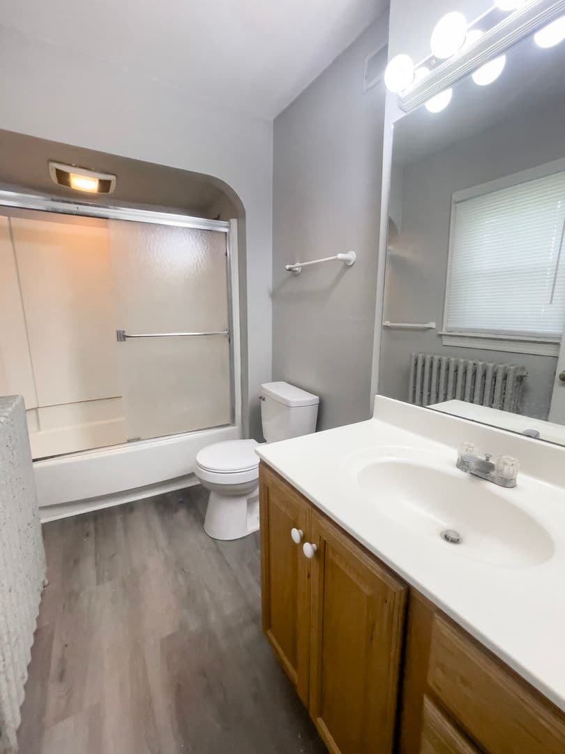 Muncie Apartment: 805 W. University Ave. #3