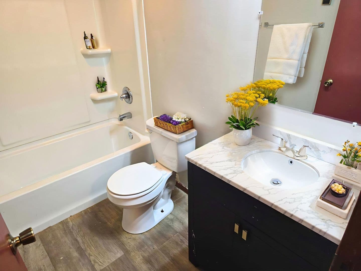 Muncie Apartment: 222 W Centennial Ave
