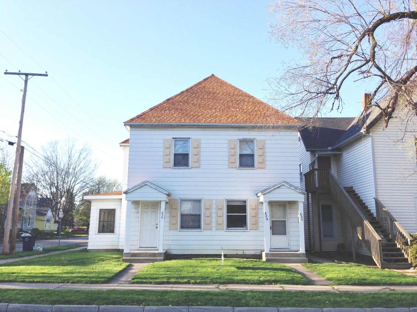 Muncie Apartment: 824 W University Ave.