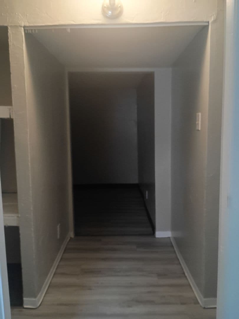 Muncie Apartment: 502 & 502 1/2 S Mound St