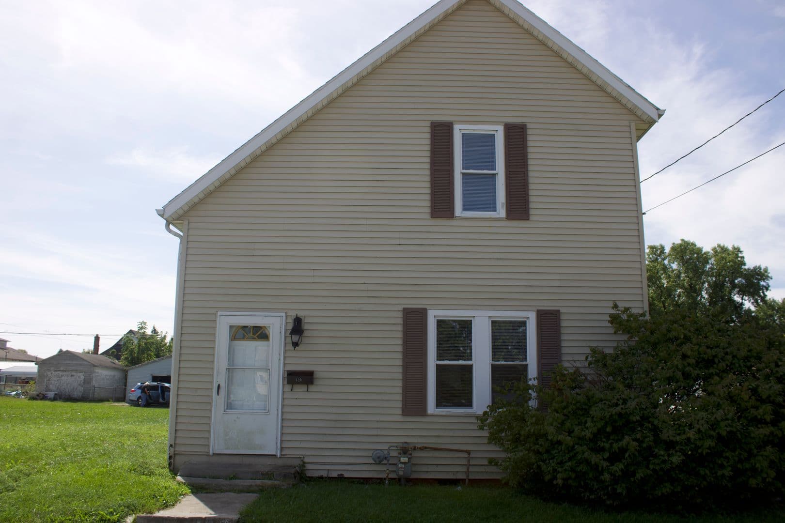 Muncie House: 525 W 8th St