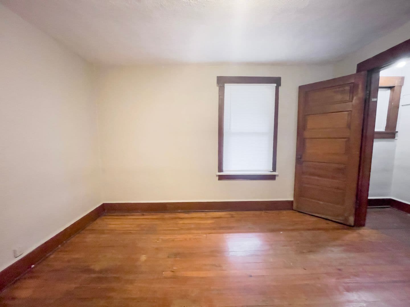 Muncie House: 1405 W Jackson St