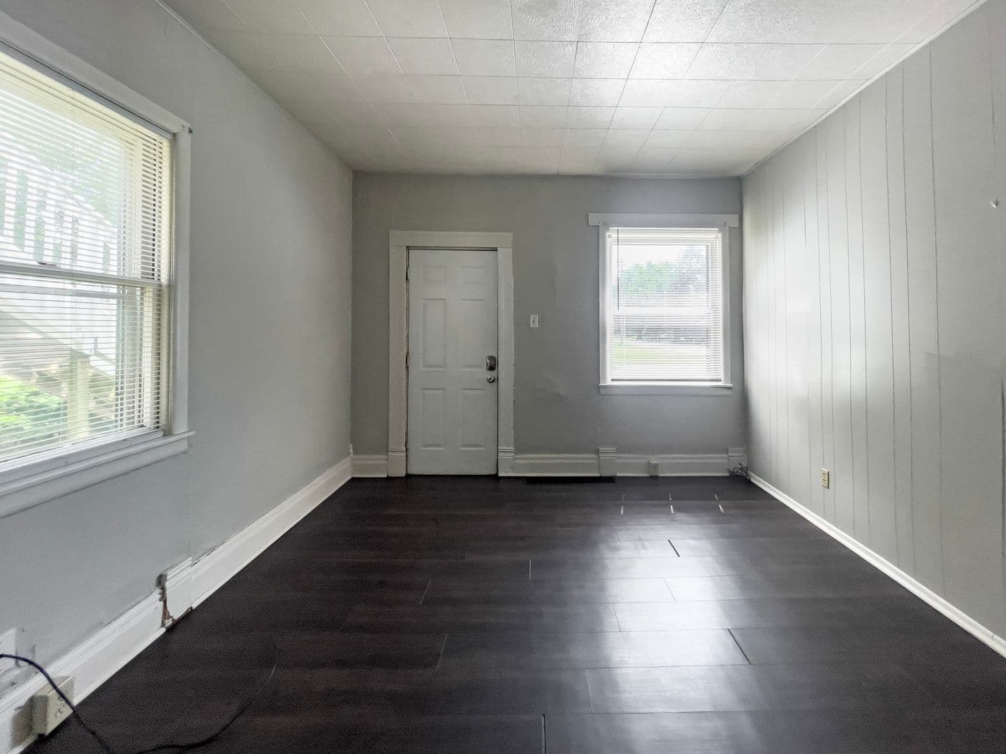 Muncie Apartment: 824 W University Ave.