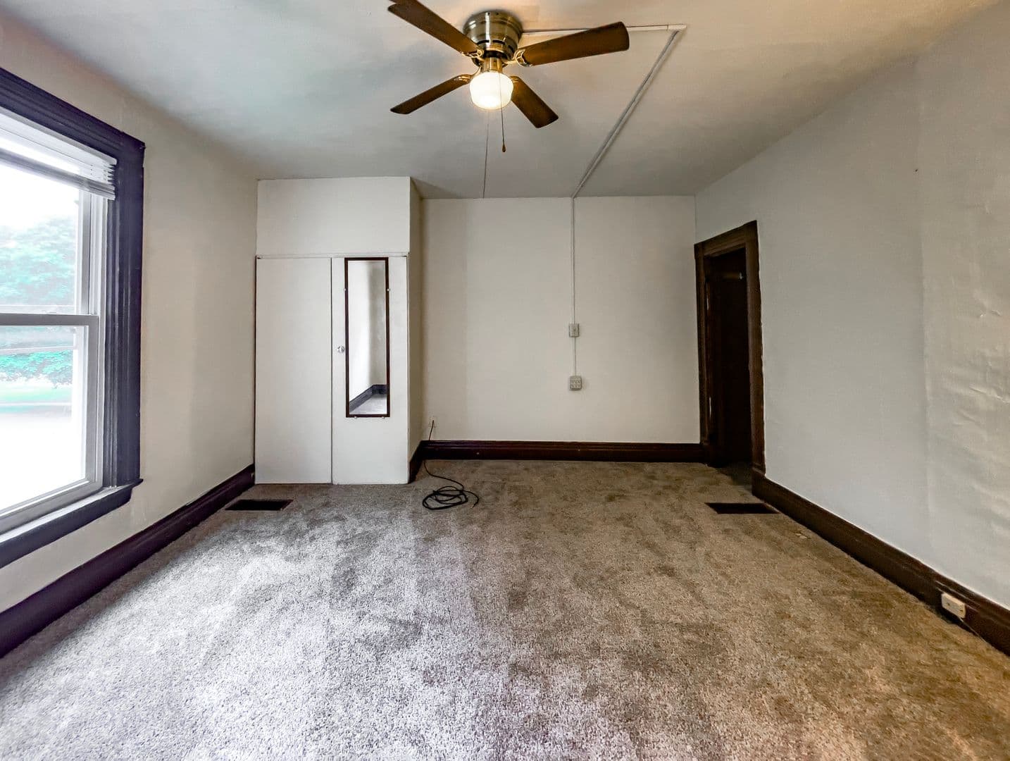 Muncie Apartment: 826 W Ashland Ave
